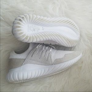 👟 Adidas tubulars white 👟